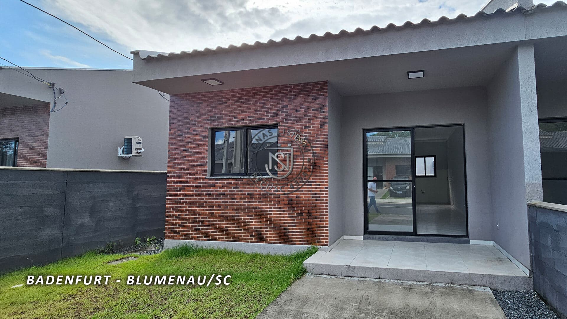 Casa à Venda em Condomínio Fechado – Estilo Americano