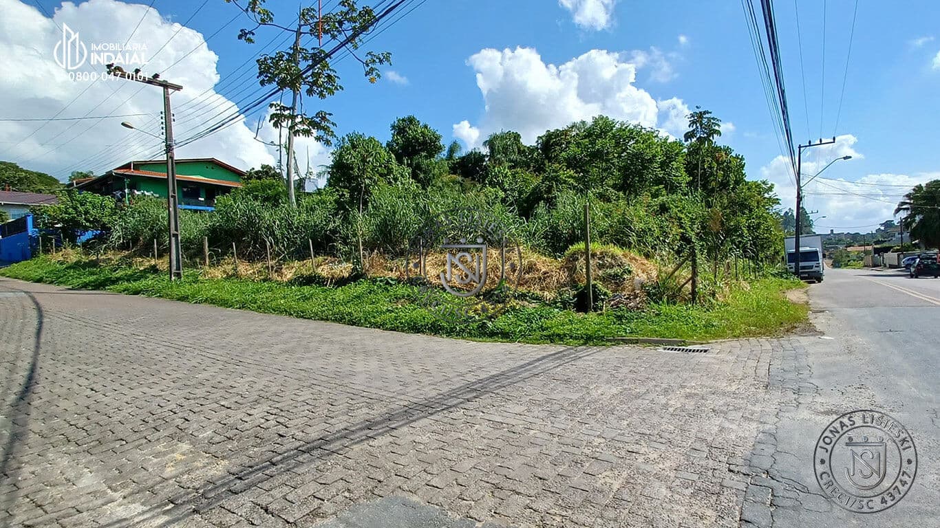 Lindo terreno de esquina com mais de 5 mil m² no bairro Rio Morto em Indaial - SC