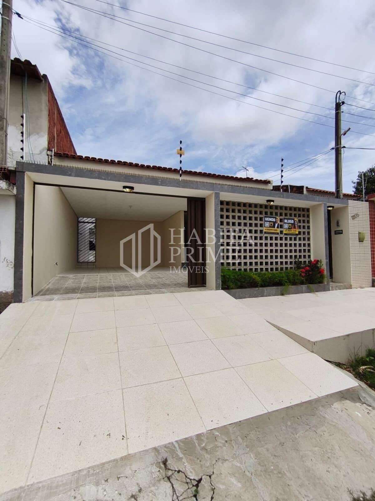 Casa com 03 Quartos (1 Suíte) no Bairro Maurício de Nassau