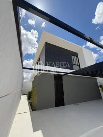 Casa MKM Exclusive na Av. Asa Branca: 4 suítes, piscina e arquitetura assinada por Filipo Madeira