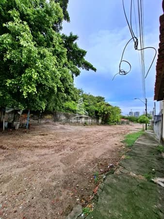 TE3002-Terreno à venda no Bairro Luciano Cavalcante - Fortaleza/CE