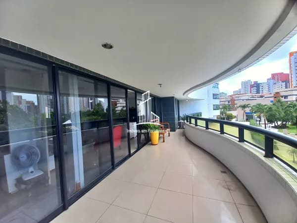 Apartamento a venda de 3 suítes no Cocó - Fortaleza/CE