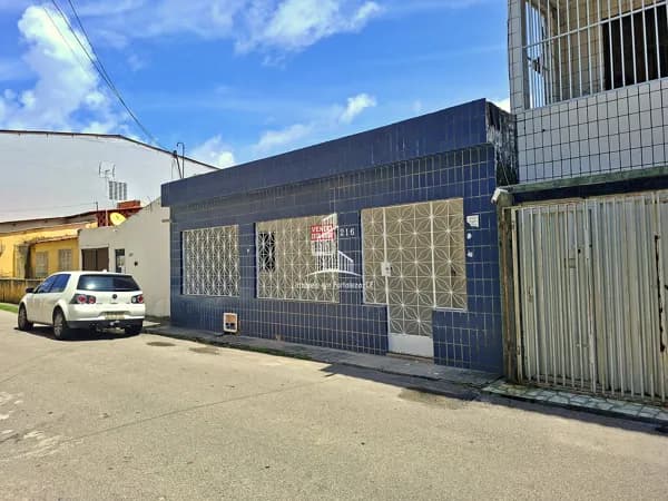 CS2260-Casa Plana com Duplex nos Fundos – 5 Quartos à venda na Cidade 2000