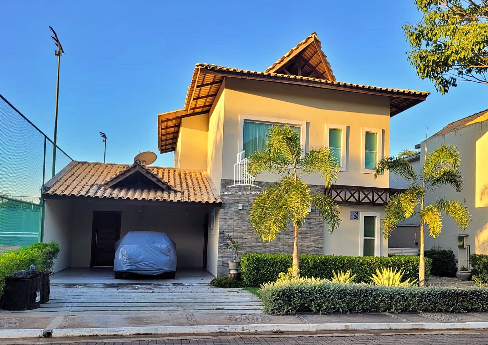 CS2215-Casa Duplex em Condomínio à venda no Eusébio/CE