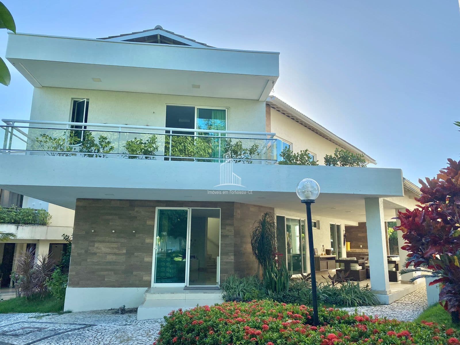 CS2140-Casa Duplex Alto Padrão com 275m², 5 suítes à venda em Eusébio