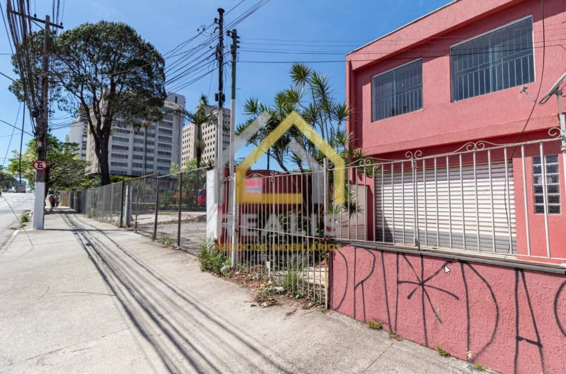 Casa comercial na Avenida Adolfo Pinheiro • 100 m² proximo ao metro Alto da Boa Vista