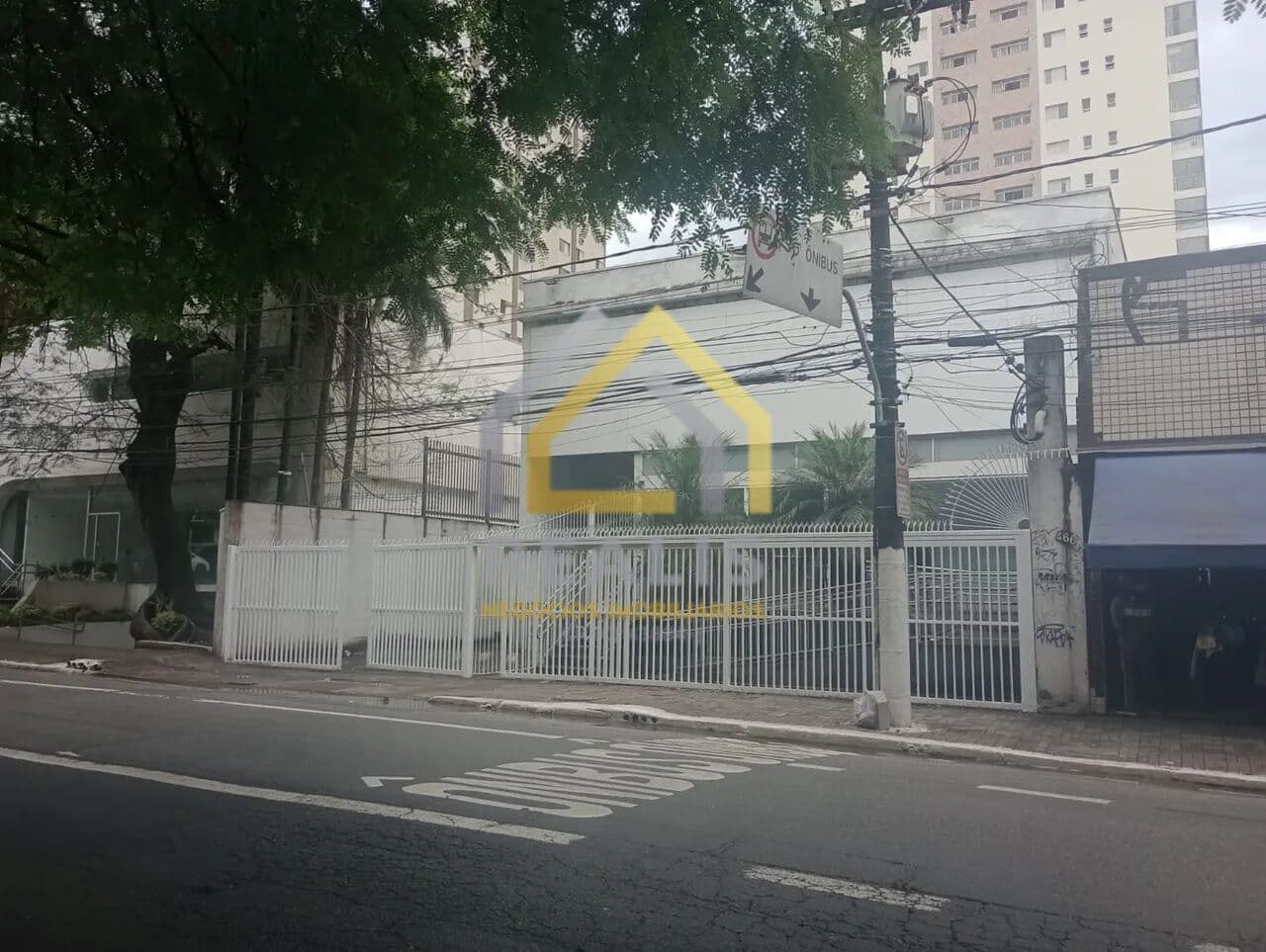 Prédio Comercial 809 m², 200 metros da estação Adolfo Pinheiro