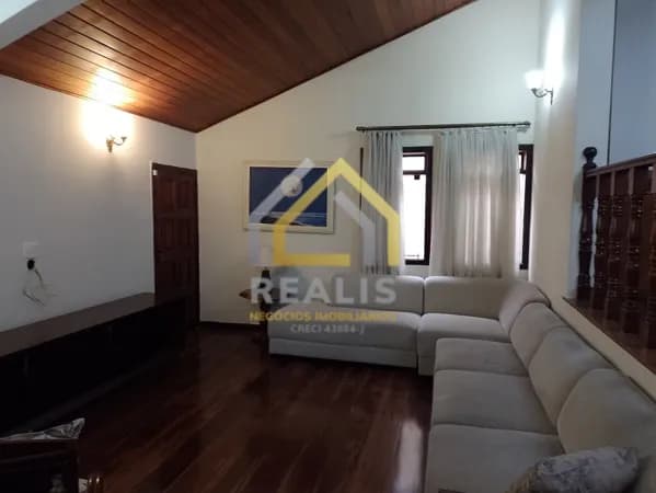 Sobrado à venda com 322m² de construção - Piscina, 5 vagas - Jardim São Paulo SP