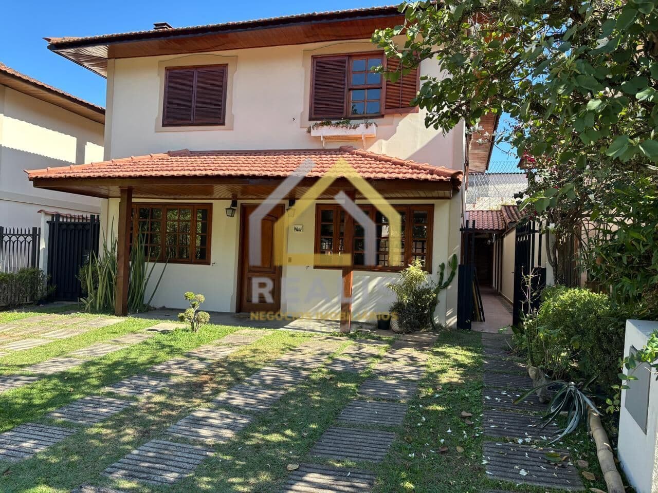 Casa de Condomínio com 3 suítes, 4 vagas, 320 m² Chácara Nossa Senhora do Bom Conselho São Paulo