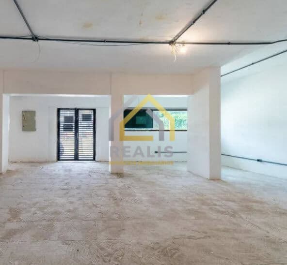 Sobrado Comercial com 230 m² na frente do metrô Alto da Boa Vista, São Paulo