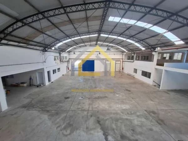 Pavilhão/Galpão 1817 m² de área construída