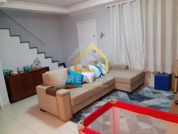 Sobrado de 3 dormitórios com suíte, 2 vagas cobertas, Jardim Sabará, São Paulo