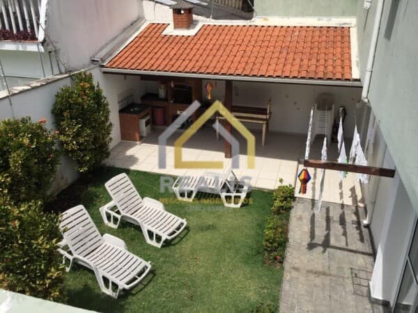 Sobrado no Bairro da Chácara Santo Antônio com 300m² de terreno e 180m² construída