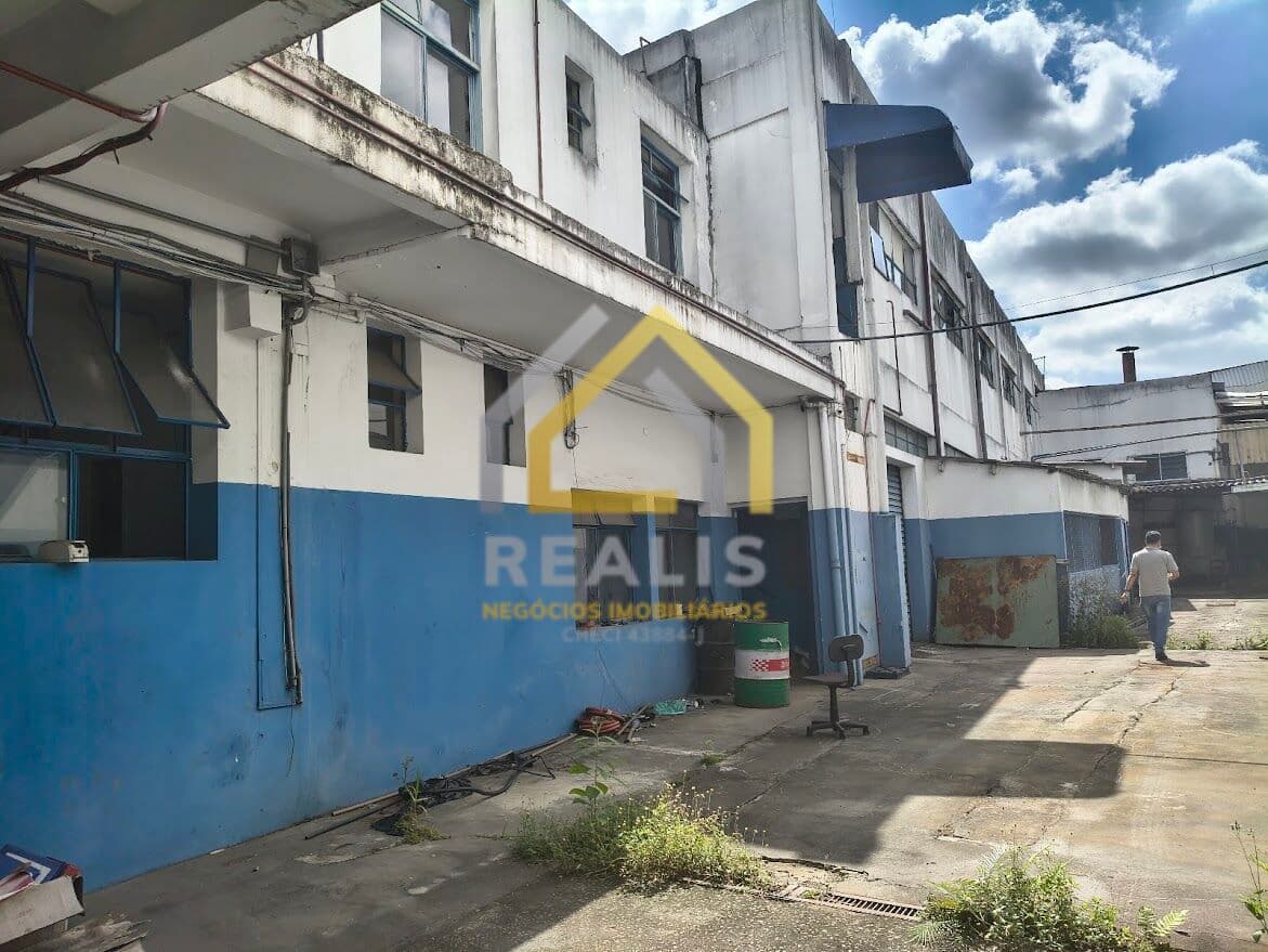 Pavilhão/Galpão Industrial com 2370m² de área construida no Bairro de Socorro Interlagos São Paulo