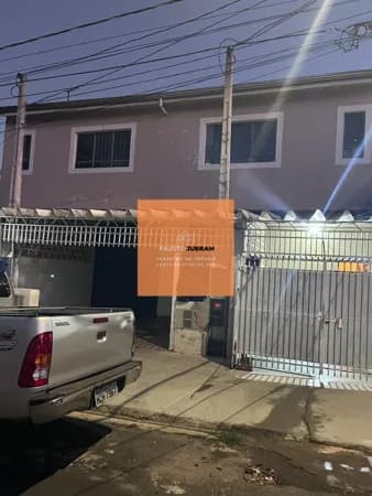 Sobrado com 2 Apartamentos e Barracao comerical