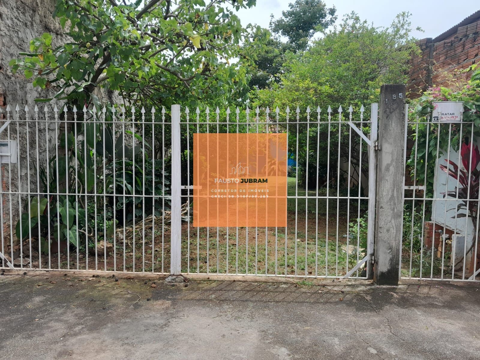 TERRENO COM EDICULA