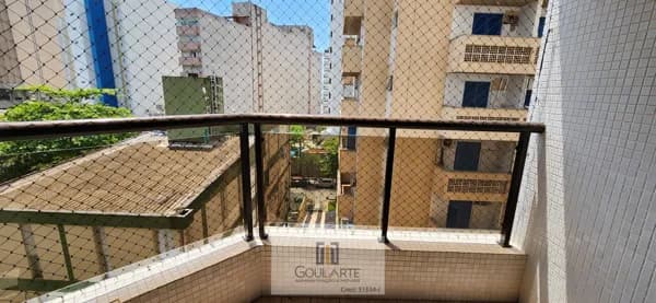 Apartamento com acesso a sacada, 3 dormitórios sendo 1 suíte, lazer no condomínio, à menos de 300 metros do mar na praia das ASTÚRIAS-Guarujá/SP