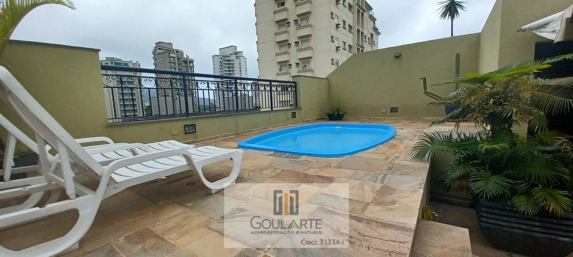 Cobertura Duplex com piscina e churrasqueira em lado praia na Enseada-Guarujá/SP.