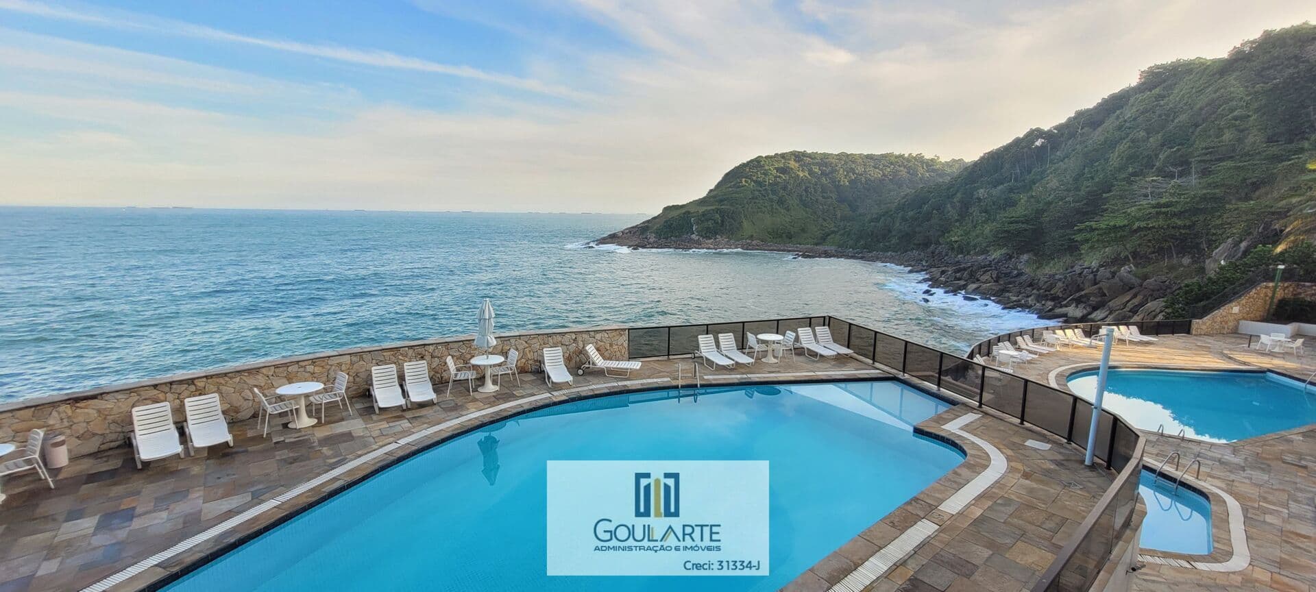 Apartamento alto padrão com sacada envidraçada, 3 dormitórios climatizados, sendo 1 com acesso á sacada e 1 suíte com acesso a sacada, lazer completo no condomínio na praia da ENSEADA - Guarujá/SP