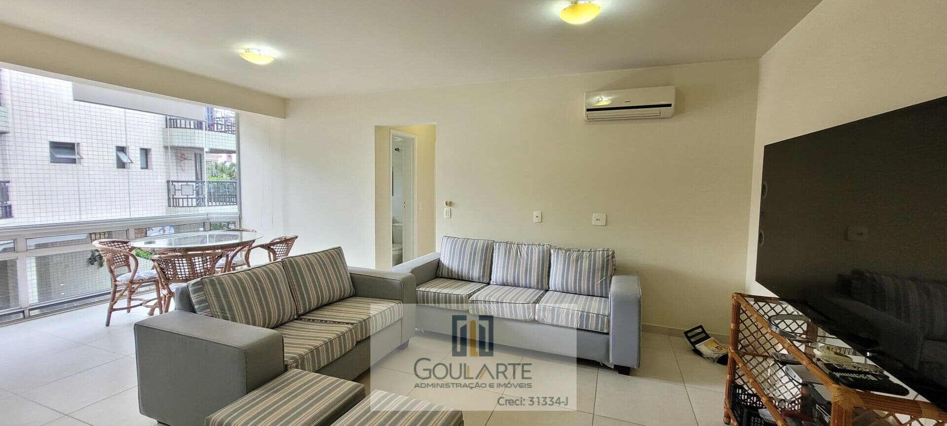 Apartamento com 2 dormitórios climatizados, lado praia - ENSEADA - Guarujá/SP.