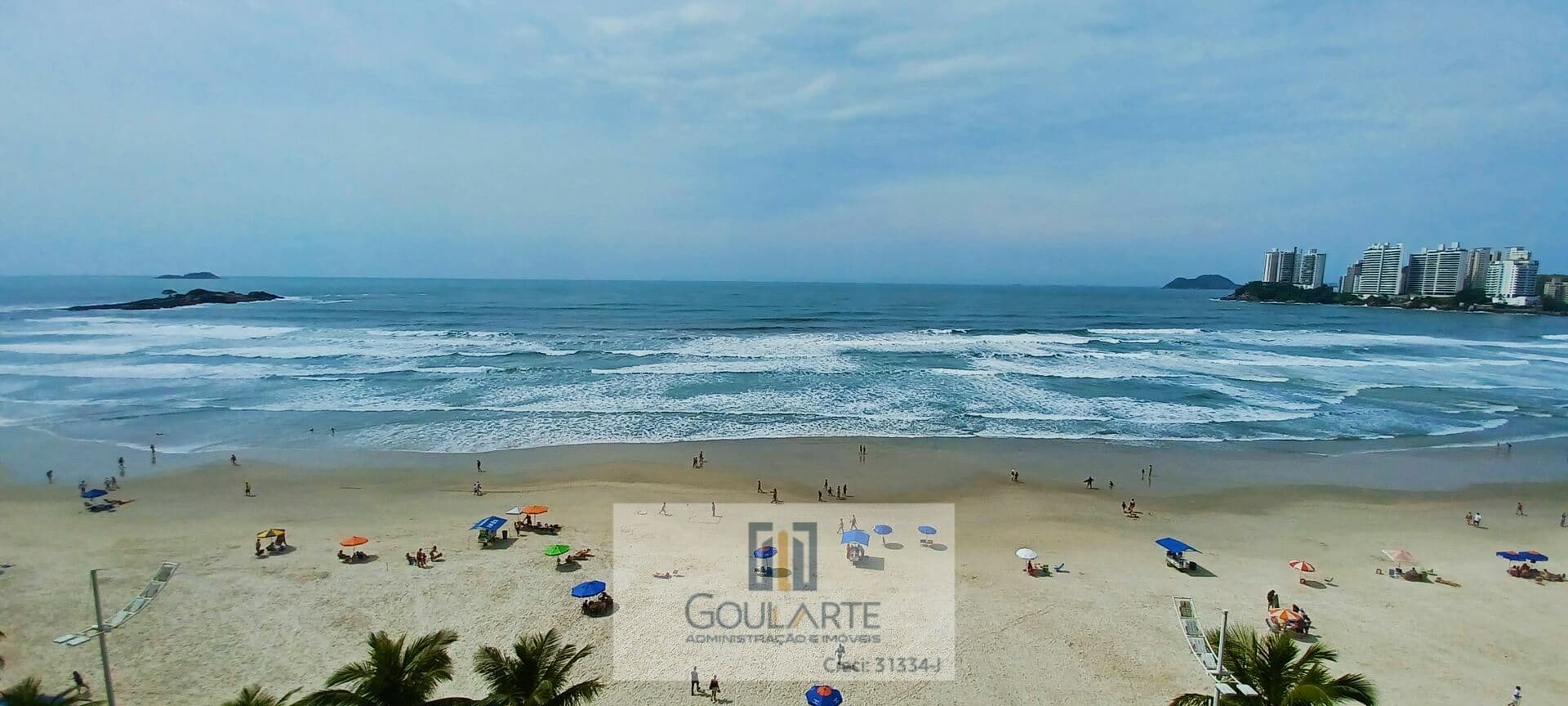 Apartamento alto padrão com 2 suítes + suíte de serviço, sacada vista total do mar na praia da Pitangueiras-Guarujá/SP.