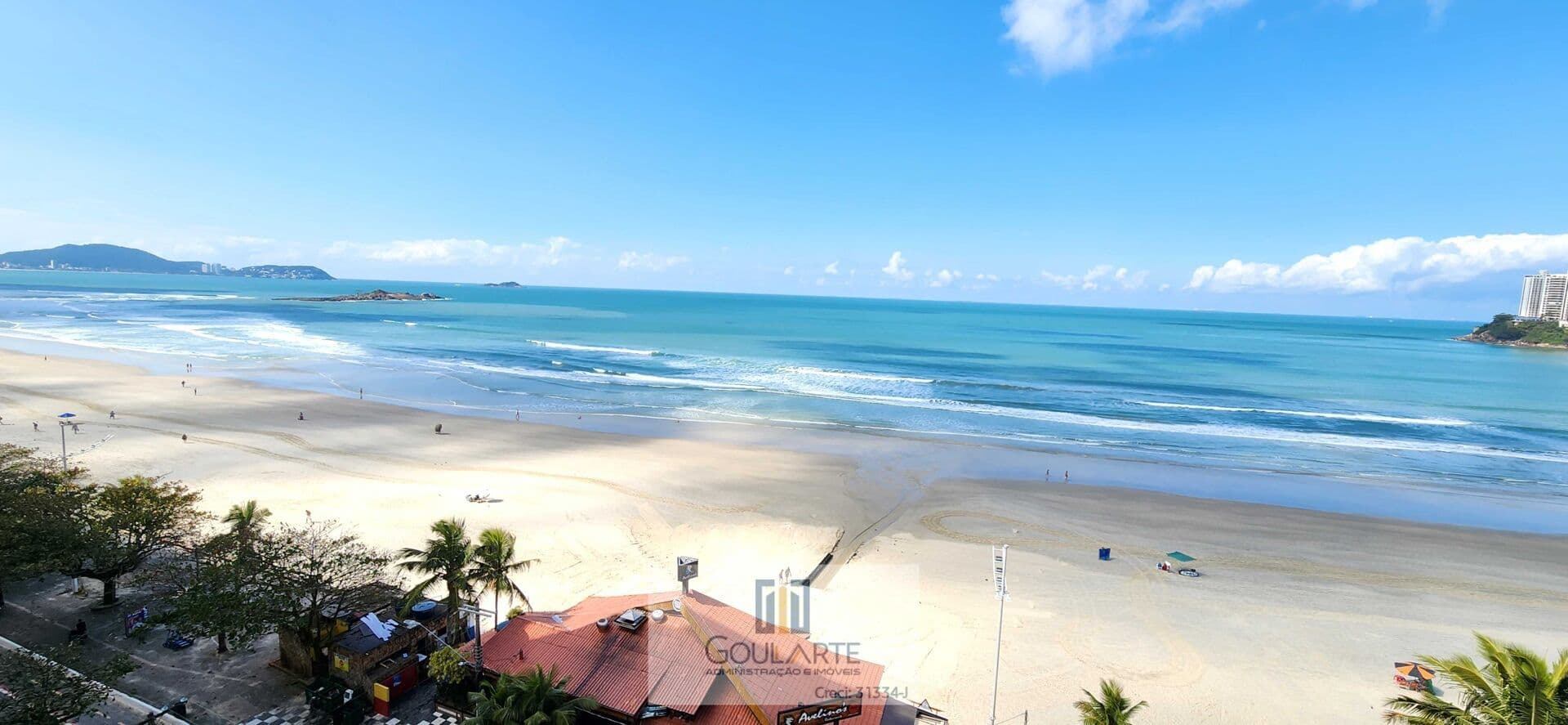 Apartamento alto padrão com acesso a sacada frente mar, 2 dormitórios sendo 1 suíte com sacada privativa + 1 dormitório de serviço, na praia das Pitangueiras - Guarujá SP.