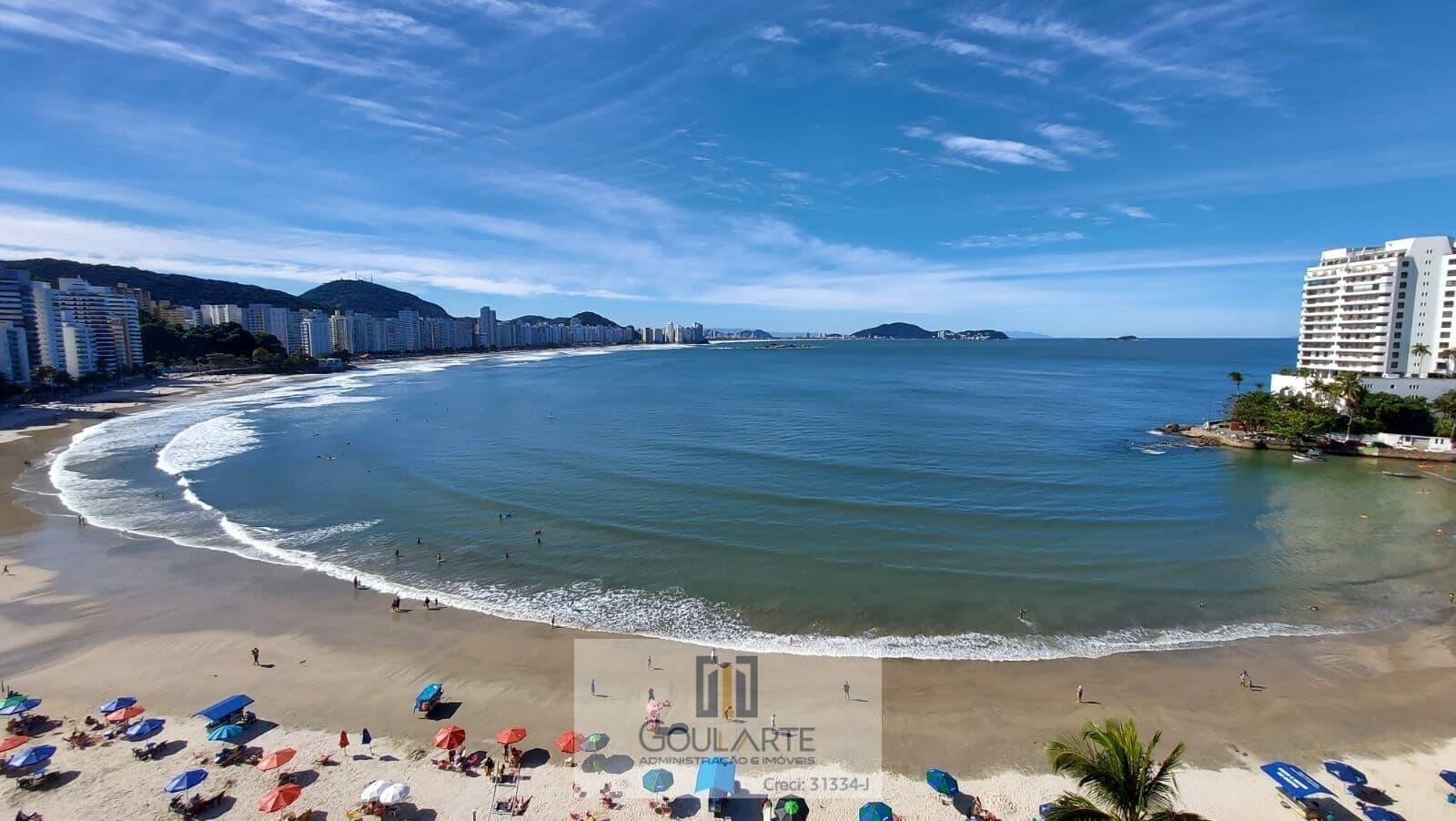 Apartamento alto padrão com 3 dormitórios sendo 1 suíte, sacada e vista total do mar na praia da Astúrias-Guarujá/SP