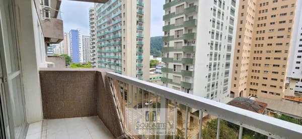 Apartamento com acesso a sacada, 3 dormitórios sendo 1 suíte climatizada, lazer no condomínio na praia das PITANGUEIRAS-Guarujá/SP.