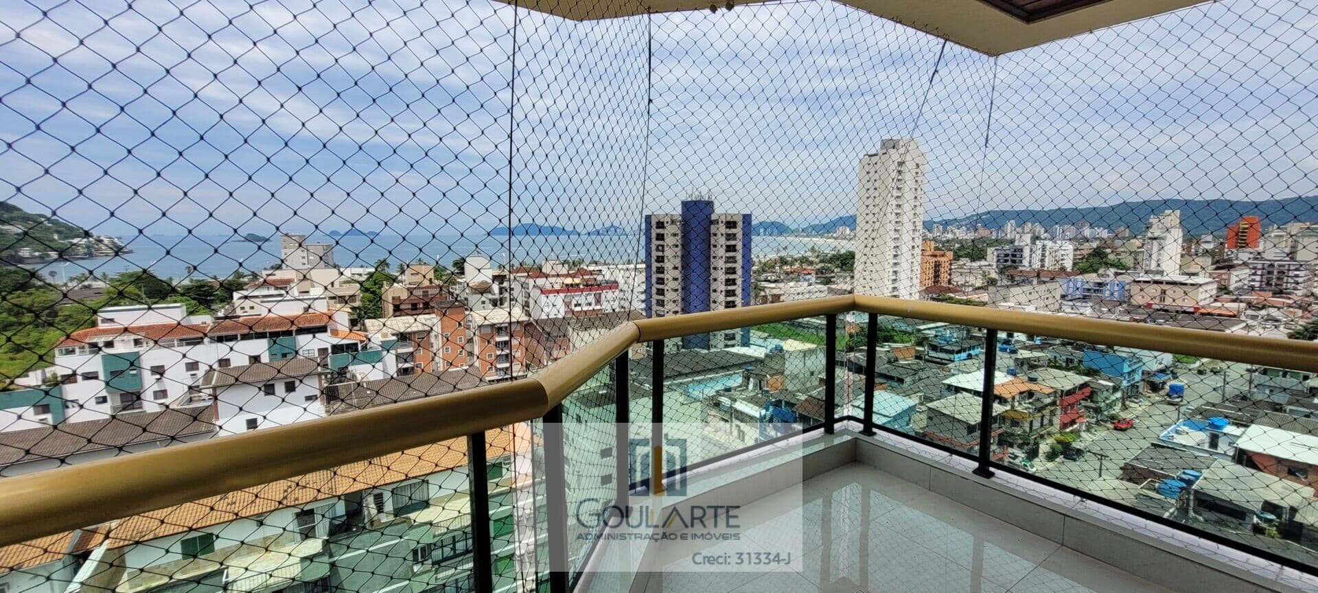 Apartamento alto padrão, 3 dormitórios sendo 1 suíte, lazer no condomínio, lado praia da ENSEADA - Guarujá/SP.
