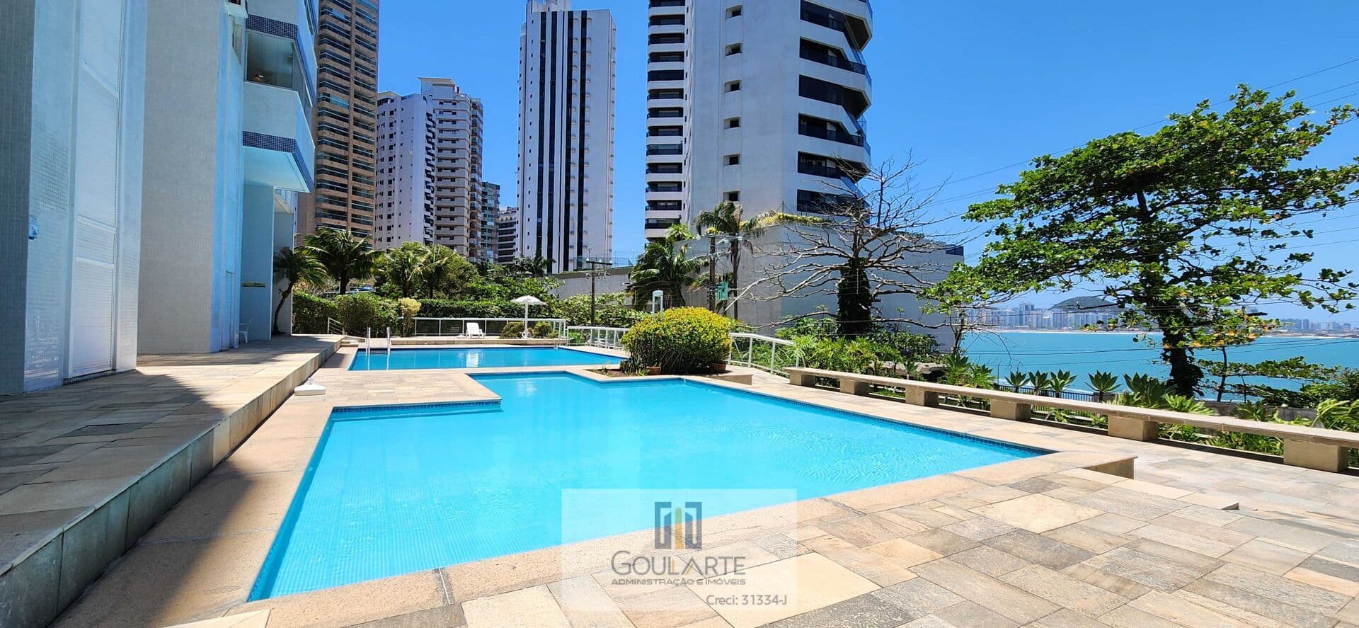 Apartamento alto padrão com sacada vista parcial mar, lazer no condomínio na praia da ASTÚRIAS-Guarujá/SP.
