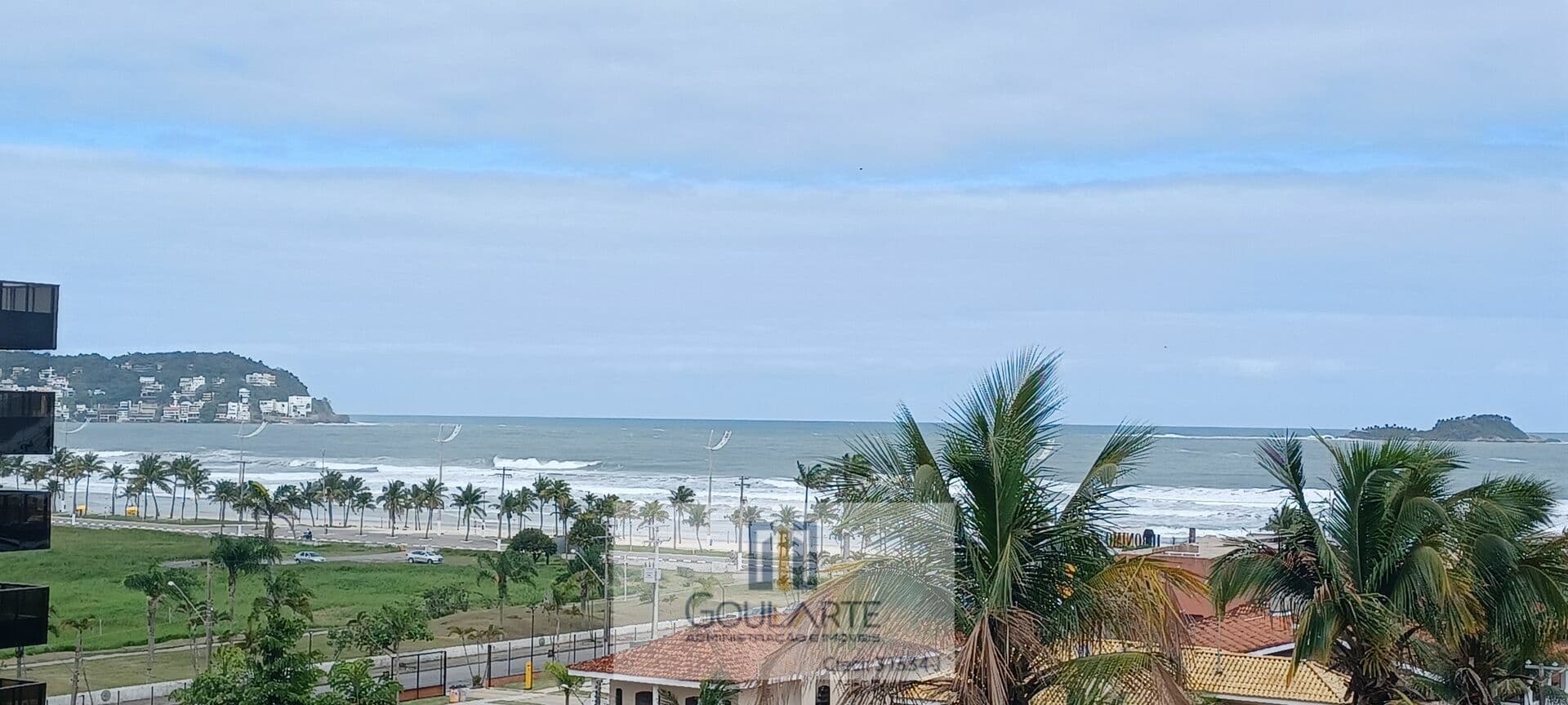 Apartamento cobertura duplex com 3 dormitórios sendo 2 suítes, terraço com piscina, churrasqueira e vista mar na praia da Enseada-Guarujá/SP.