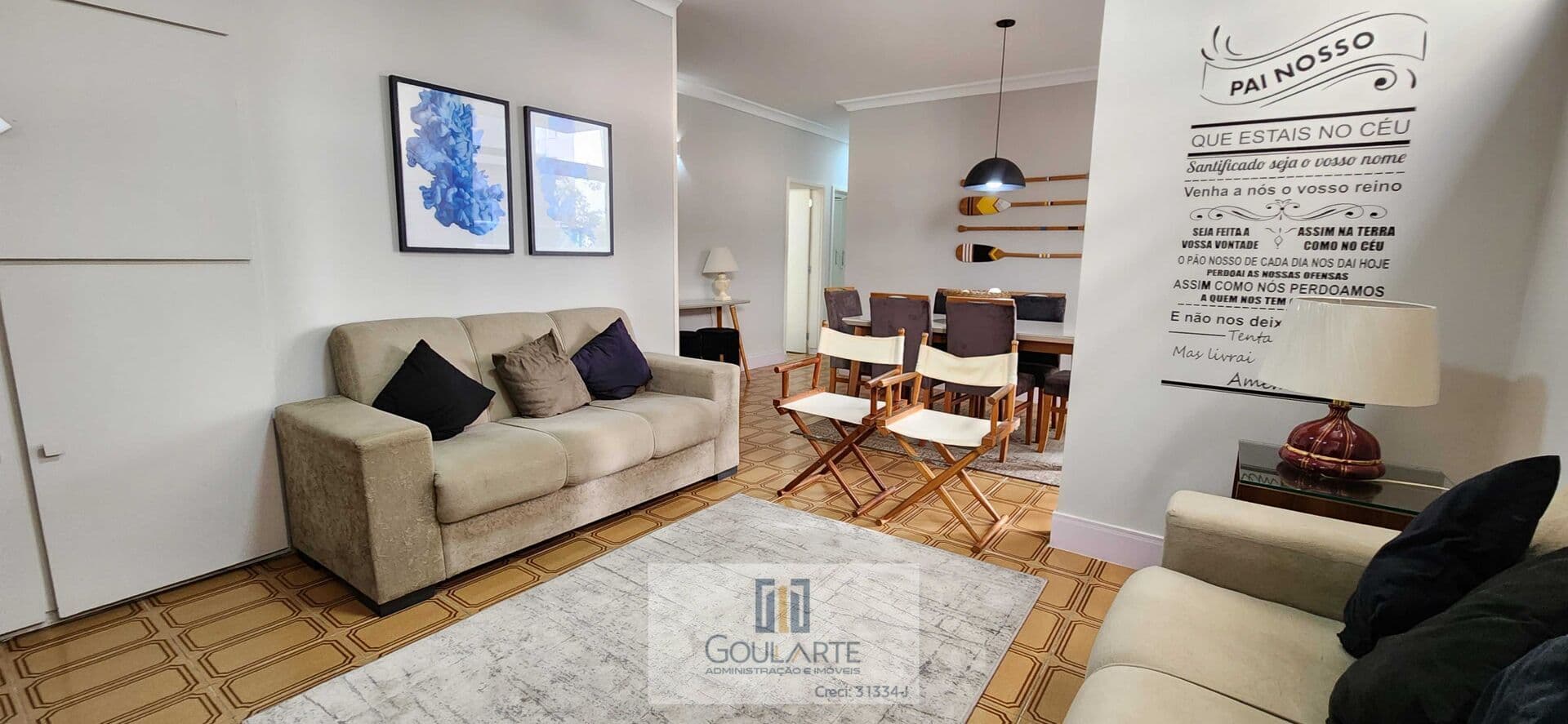 Apartamento reformado com acesso a sacada, 3 dormitórios + 1 dormitório de serviço, na praia da Pitangueiras-Guarujá/SP.