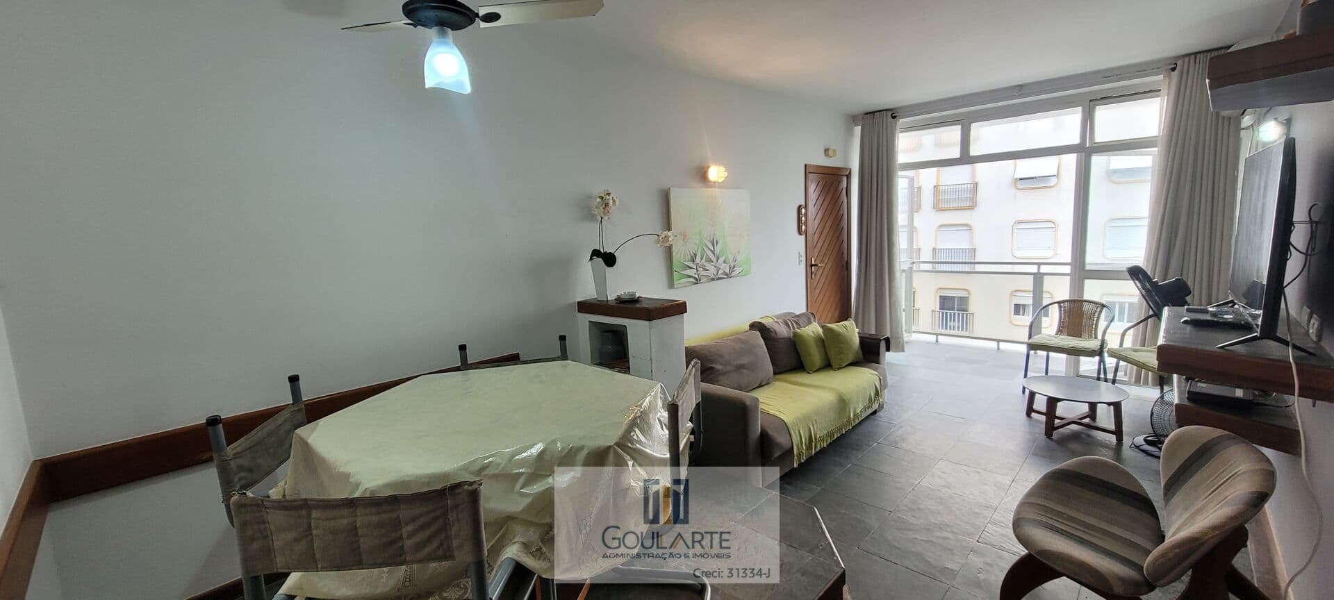 Apartamento alto padrão com 3 dormitórios sendo 1 suíte , vista lateral mar, à menos de 50 metros do mar - Pitangueiras-Guarujá/SP.