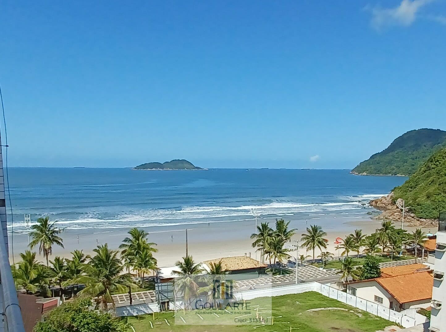 Cobertura DUPLEX, com 3 suítes climatizadas e sacada com área gourmet, frente mar na praia do TOMBO - Guarujá/SP.
