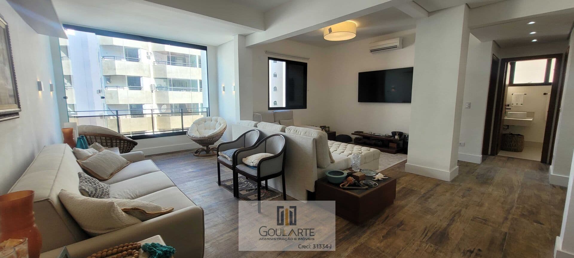 Apartamento alto padrão com 2 dormitórios sendo 1 suíte, na praia da PITANGUEIRAS-Guarujá/SP.