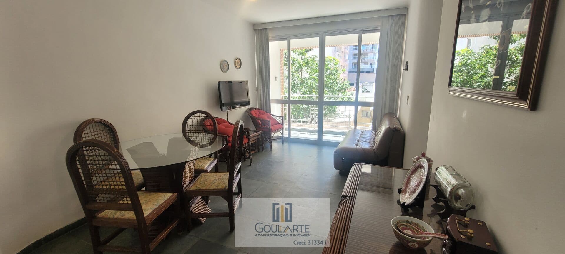 Apartamento com 1 dormitório, lado praia na Enseada-Guarujá/SP.