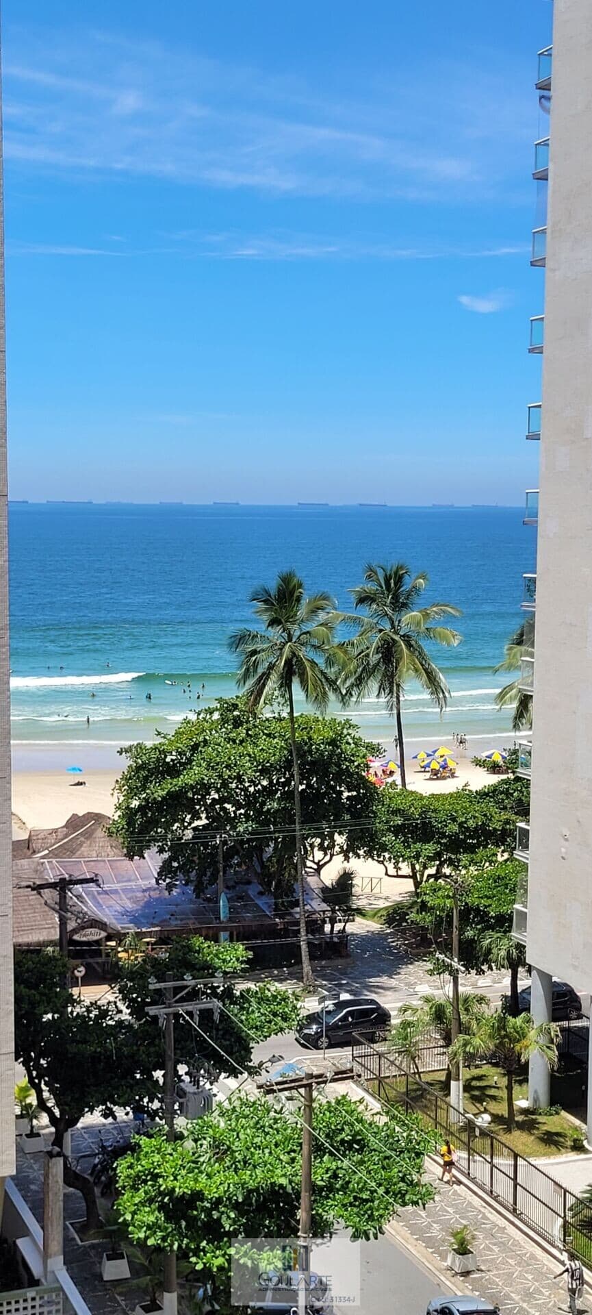 Apartamento alto padrão com 2 dormitórios com vista mar, á 100 metros do mar - PITANGUEIRAS-Guarujá/SP.
