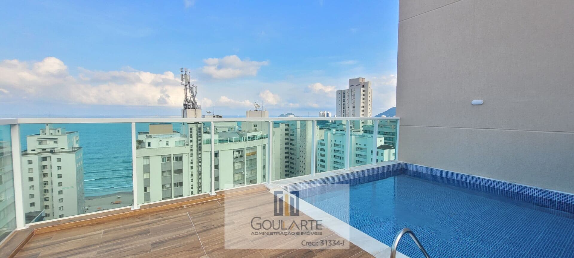 Apartamento Alto Padrão com acesso a sacada, 3 dormitórios sendo 1 suíte, lazer no condomínio - PITANGUEIRAS - Guarujá/SP