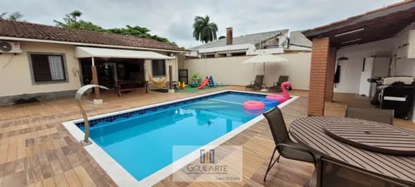Casa alto padrão, 3 dormitórios climatizados sendo 1 suíte, lazer completo, à 200 metros do mar em região nobre na praia da ENSEADA-Guarujá/SP.