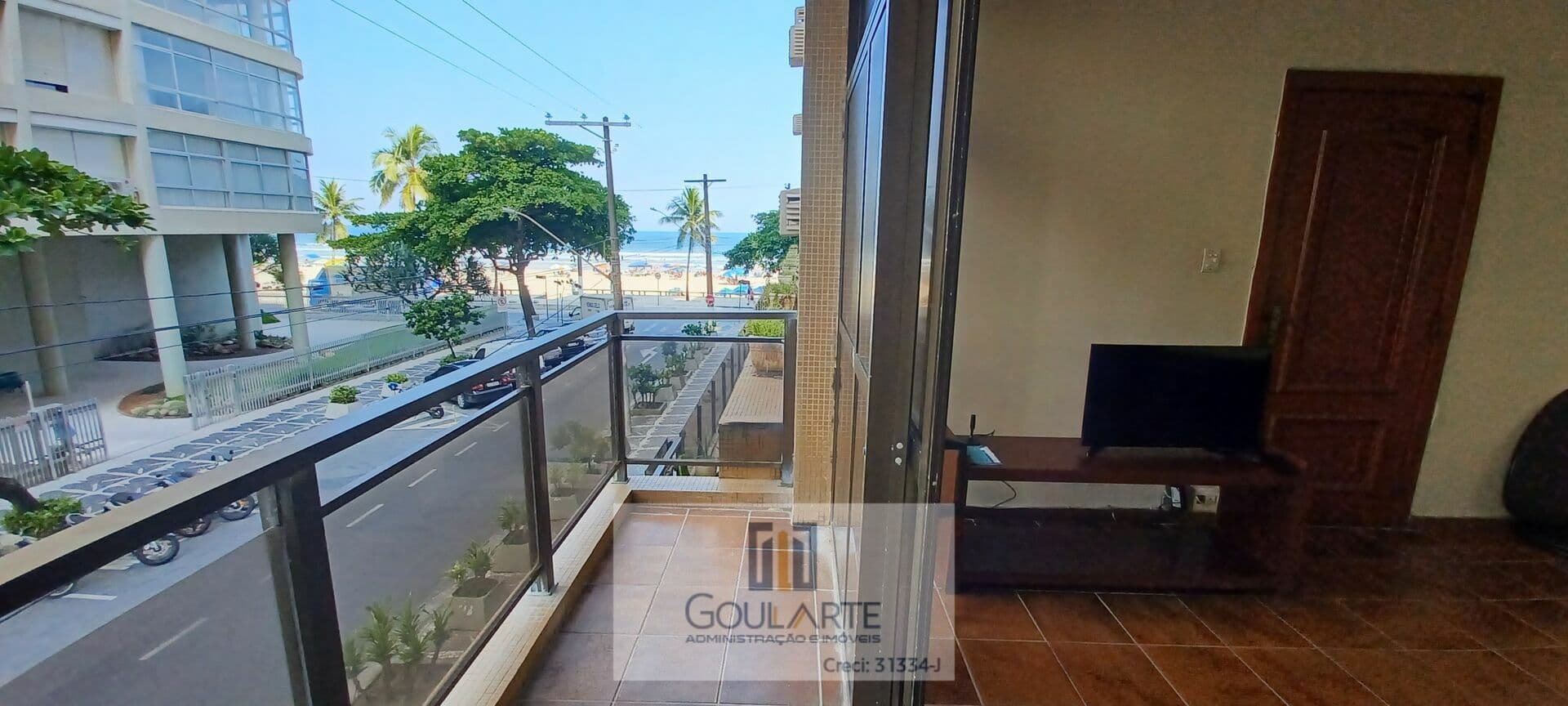 Apartamento alto padrão com 3 suítes e 1 garagem na praia das Pitangueiras - Guarujá/SP.