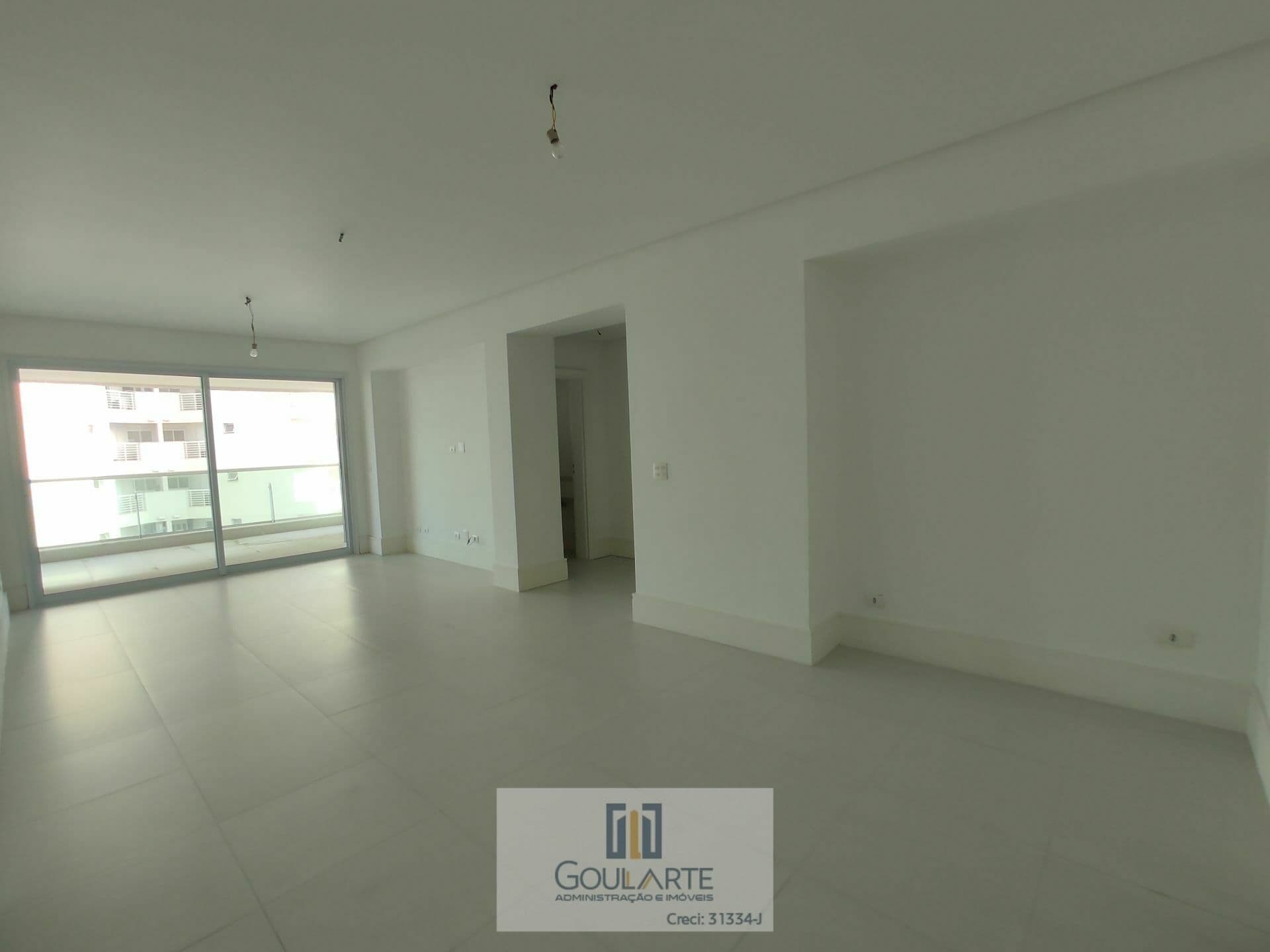 Apartamento Duplex, 3 dormitórios e lazer completo no prédio, na praia da Enseada-Guarujá/SP.