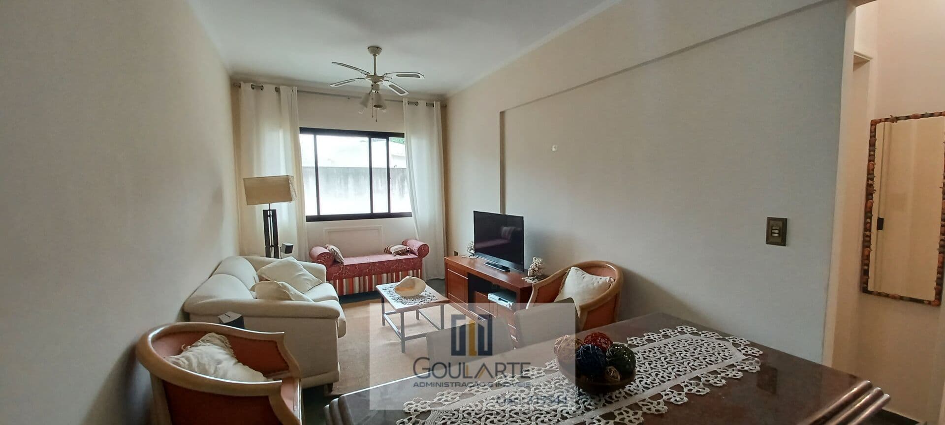 Apartamento com 2 dormitórios sendo 1 suíte, lado praia - Enseada-Guarujá/SP.