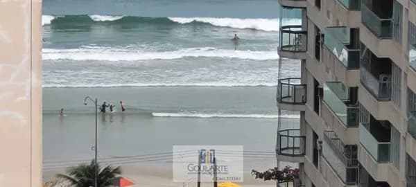 Apartamento com janelão vista mar, 2 dormitórios sendo 1 suíte, á 300 metros do mar em PITANGUEIRAS - Guarujá/SP.