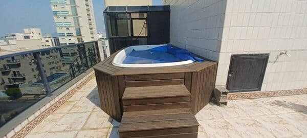 COBERTURA DUPLEX,4 dormitórios, terraço com piscina e churrasqueira ,lado praia da ENSEADA-Guarujá/SP.