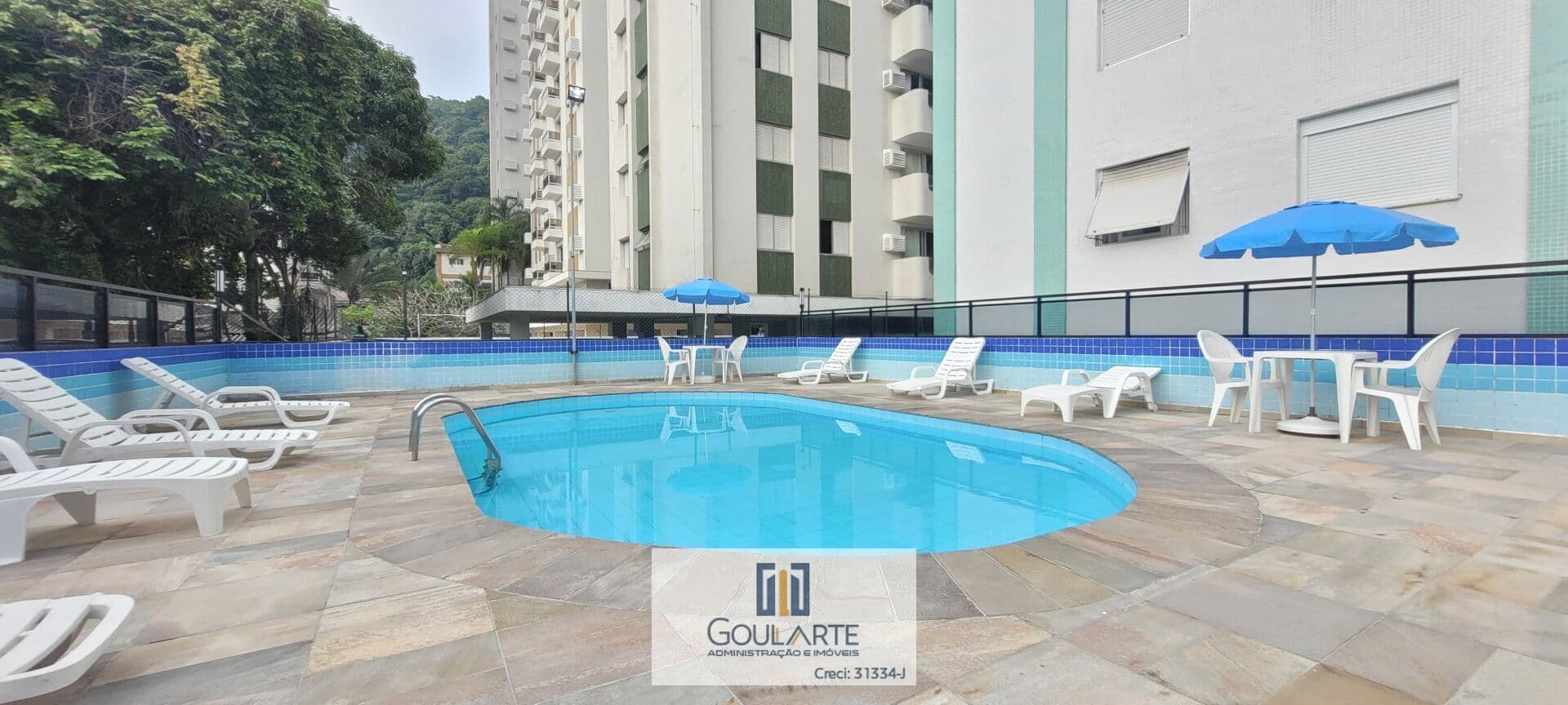 Apartamento Alto Padrão com sacada vista parcial do mar, 4 suítes, lazer no condomínio na praia das PITANGUEIRAS - Guarujá/SP.