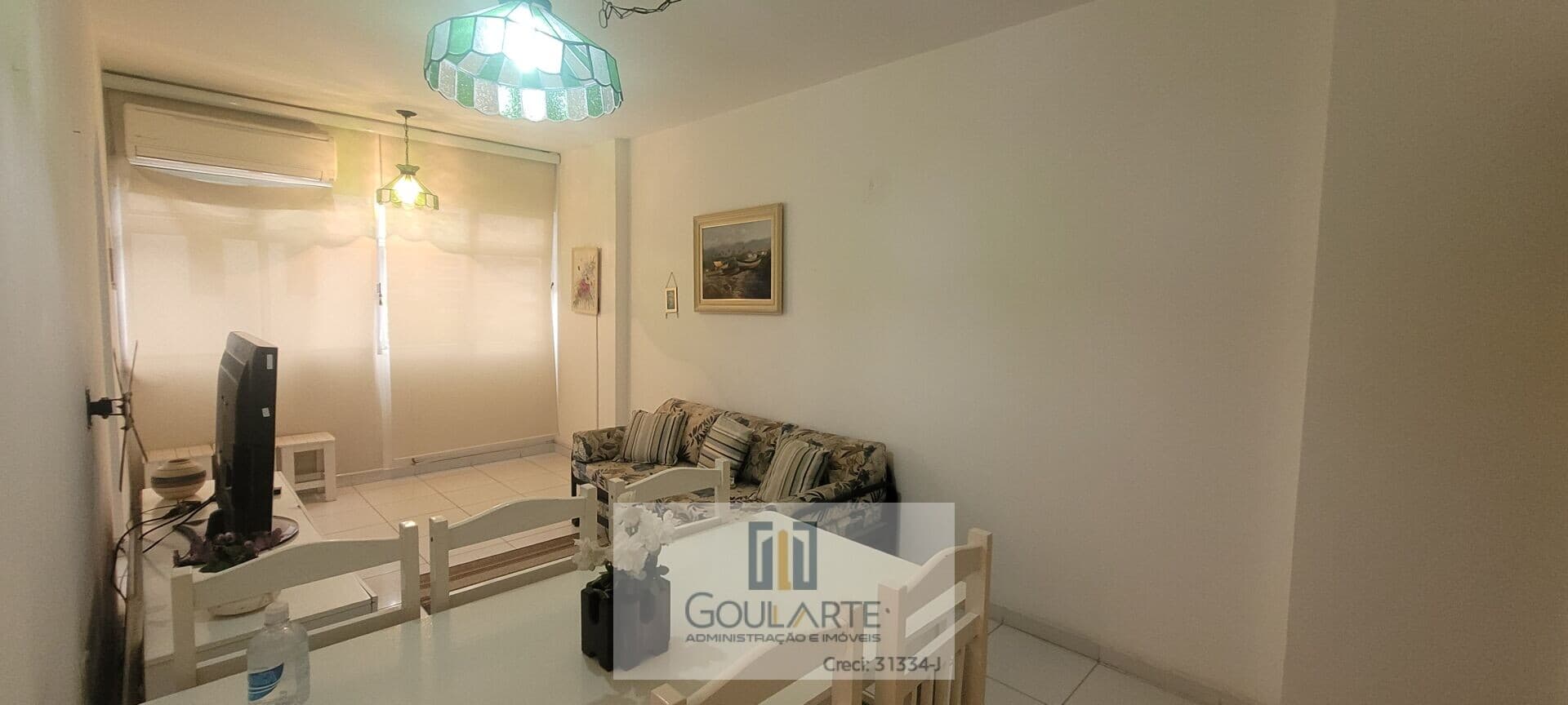 Apartamento com 1 dormitório amplo, á menos de 250 metros do mar - PITANGUEIRAS-Guarujá/SP.