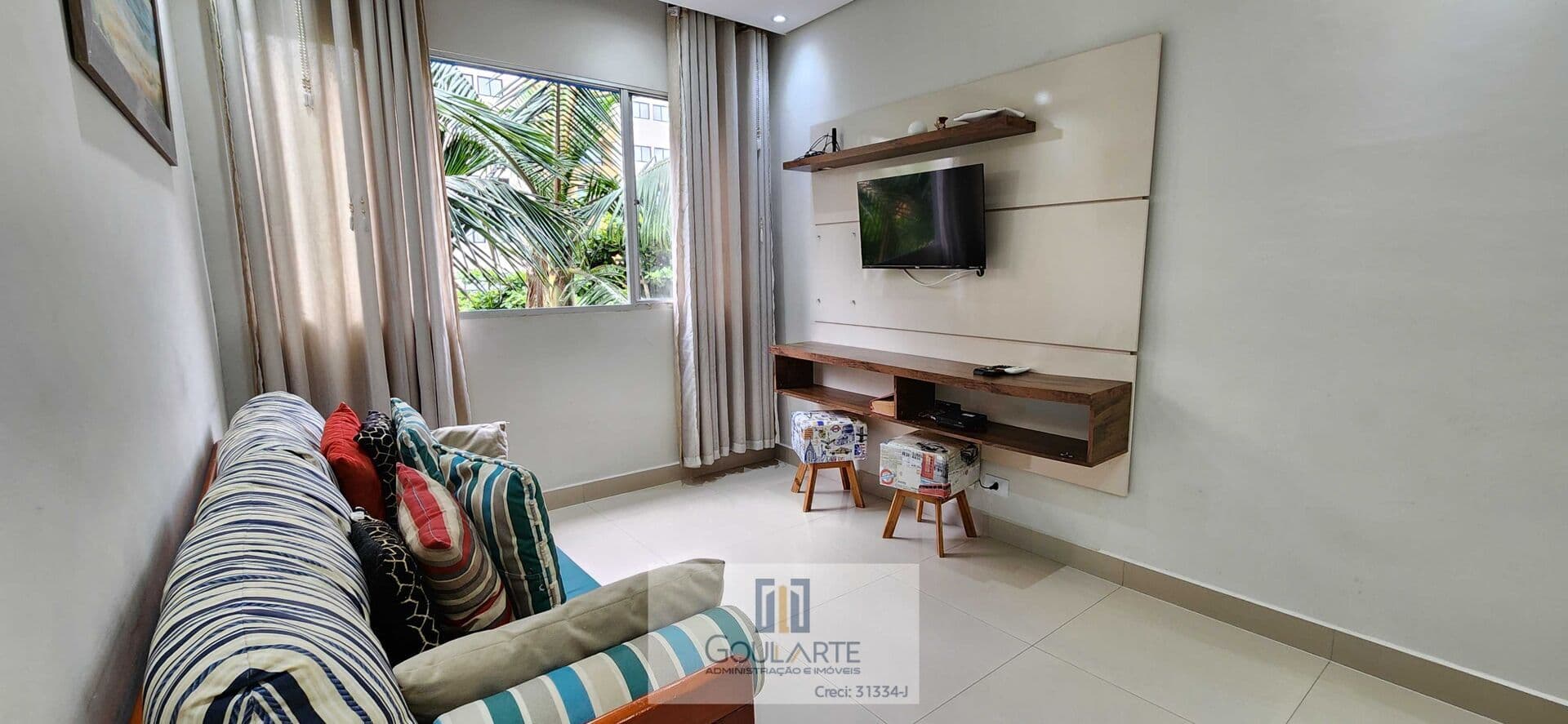Apartamento com lazer no condomínio, 1 dormitório climatizado, lado bairro da ENSEADA - Guarujá/SP.