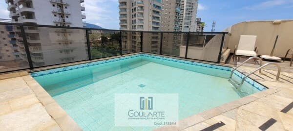 Cobertura duplex com 3 suítes climatizadas, piscina e churrasqueira, lado praia na Enseada-Guarujá/SP.