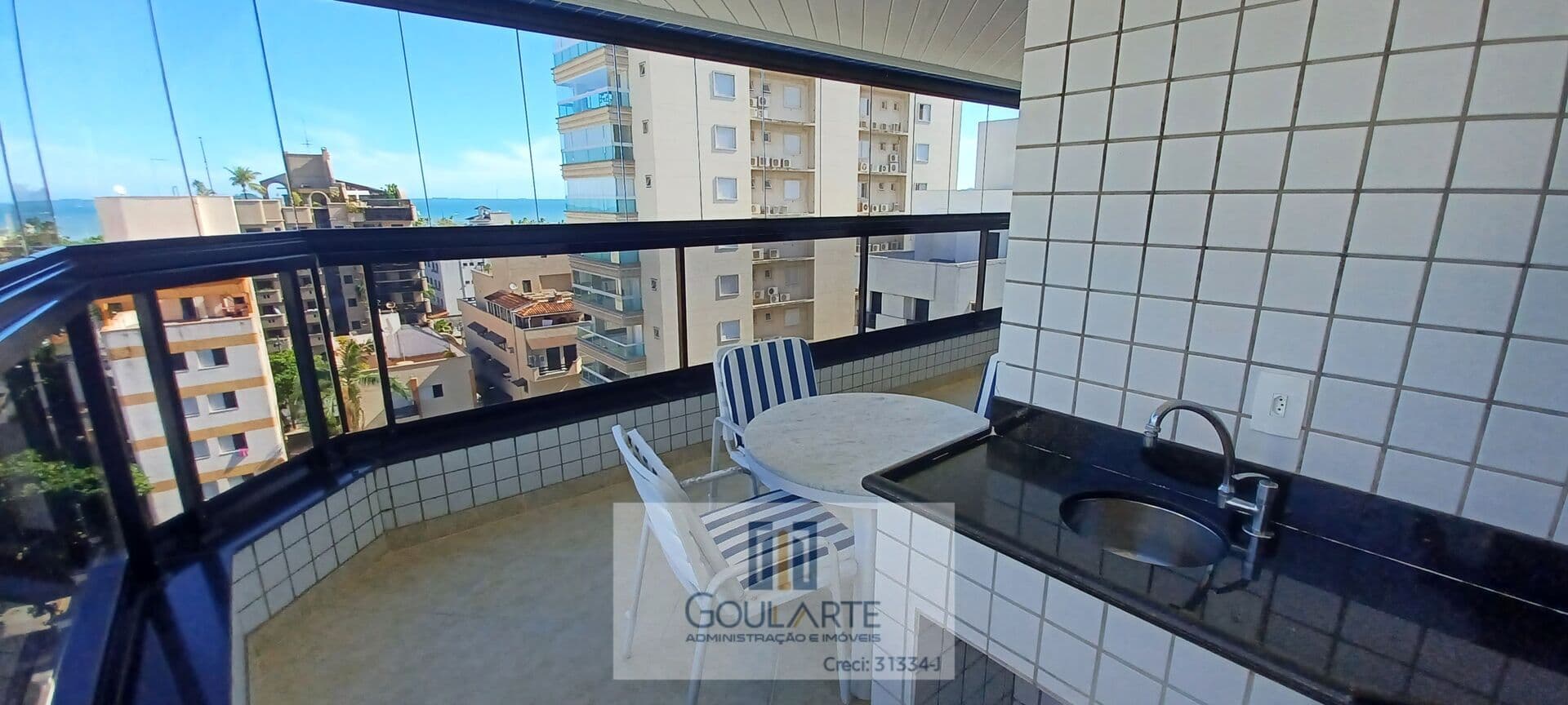 Apartamento com 4 dormitórios sendo 3 suítes, sacada gourmet, lazer no condomínio ,lado praia da Enseada-Guarujá/SP.