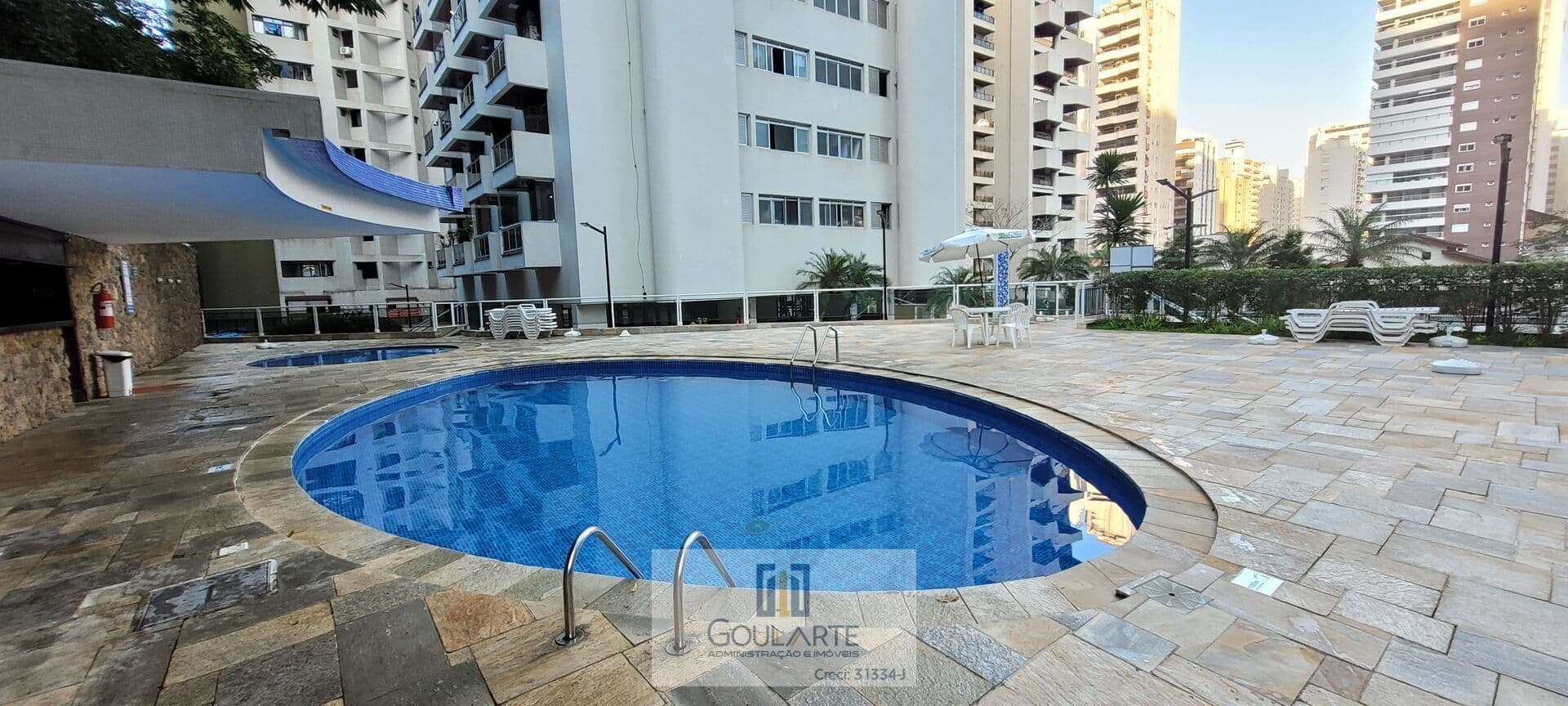 Apartamento alto padrão com acesso a sacada, 3 dormitórios sendo 2 suítes, lazer completo no condomínio - PITANGUEIRAS -Guarujá-SP.